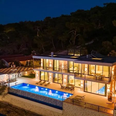 Villa Dueses - Pools, Sauna, Turkish Bath, Magnificent View Kaş