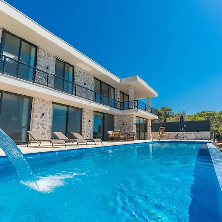 Villa Dueses - Pools, Sauna, Turkish Bath, Magnificent View *