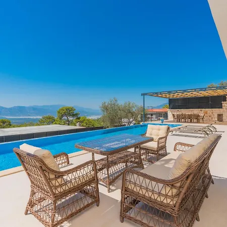 Villa Dueses - Pools, Sauna, Turkish Bath, Magnificent View *