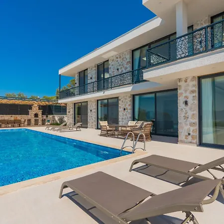 Villa Dueses - Pools, Sauna, Turkish Bath, Magnificent View Kaş